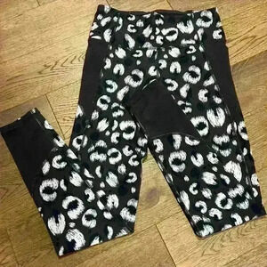 Puma Leopard Print Black and White Leggings Size Small